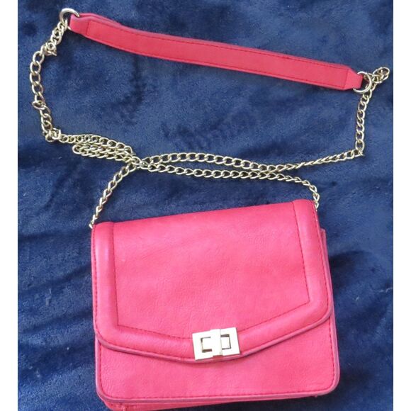 Forever 21  Faux Leather Crossbody Bag with Gold Chain  Red  EUC - Picture 2 of 11